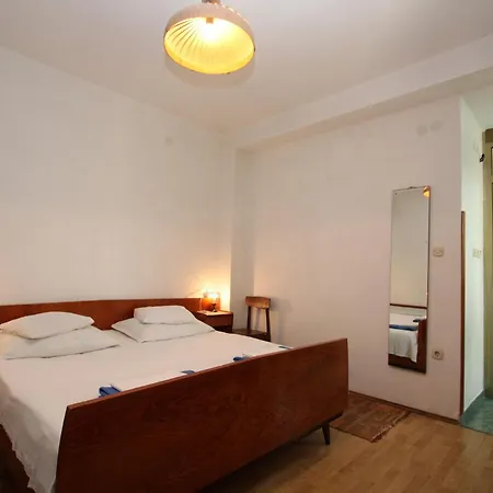 & At Grandma Maria's Place 招待所